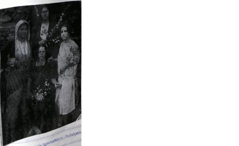 Εορταστική γυναικεία ενδυμασία