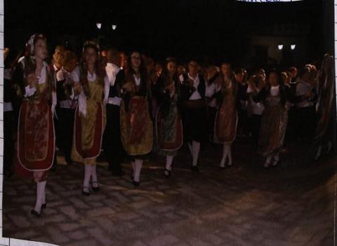 Πανηγύρι στη πλατεία του χωριού